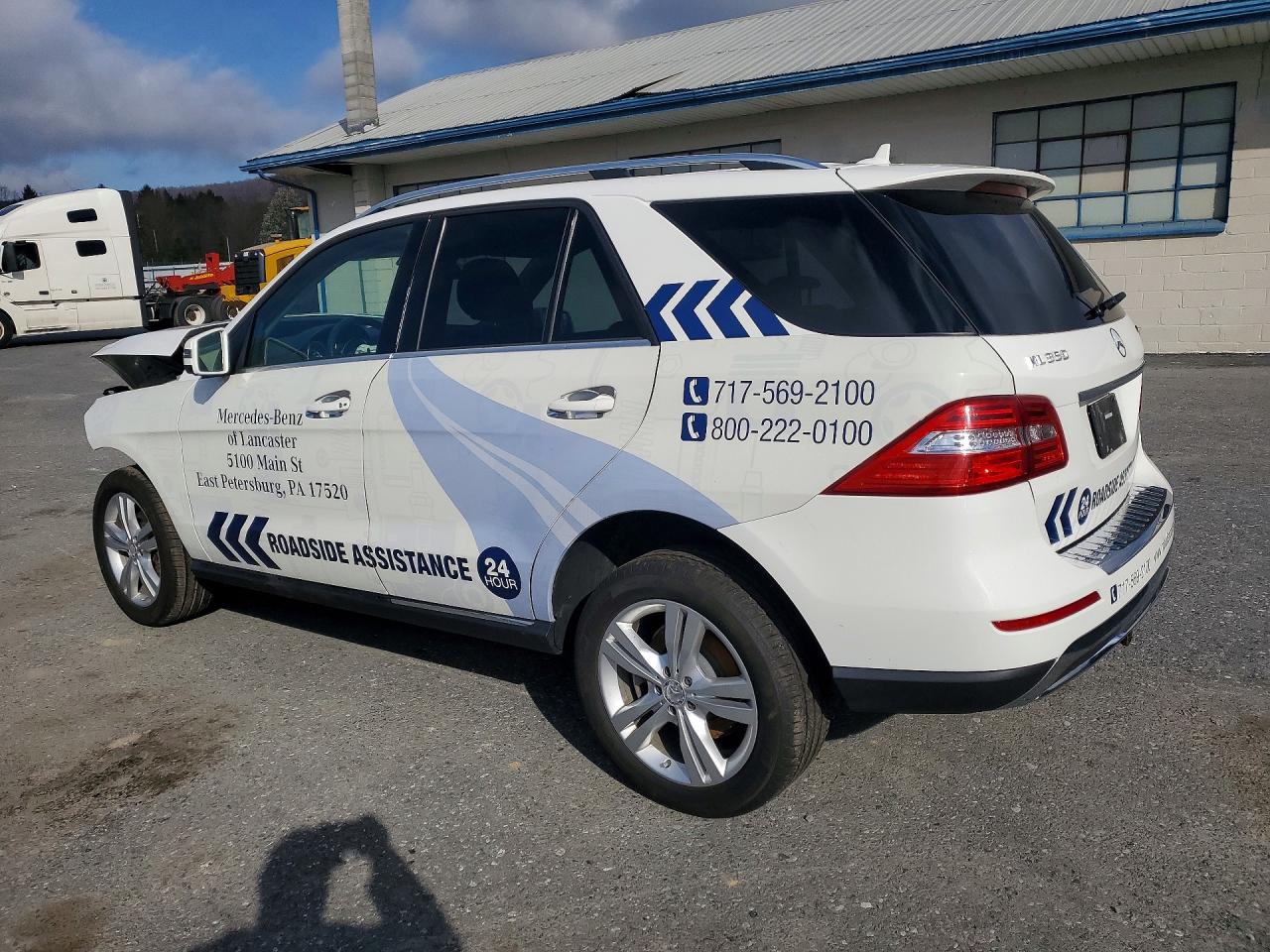 2015 Mercedes-Benz M-class VIN 4JGDA5HBXFA585007 photo 2
