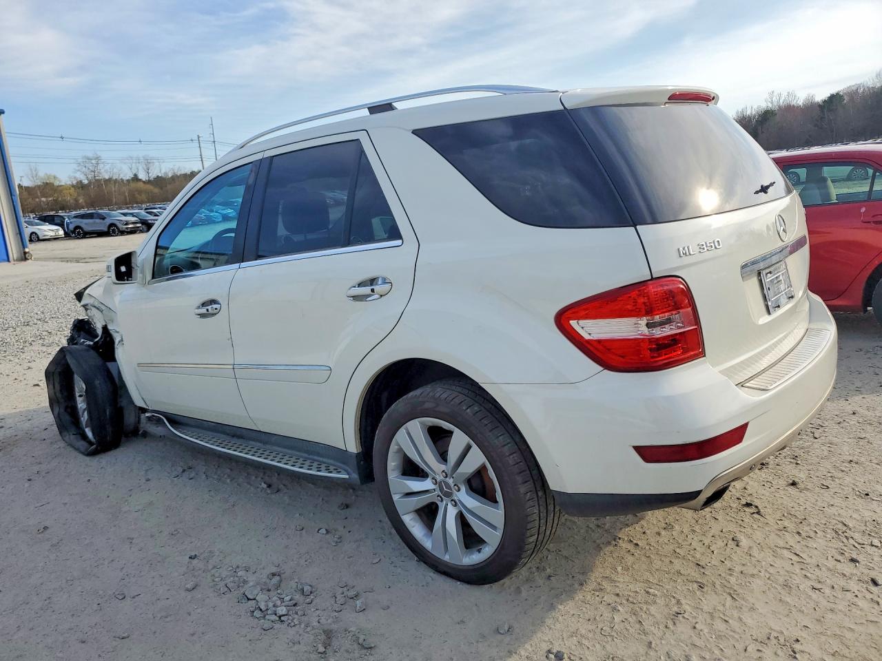 2011 Mercedes-Benz M-class VIN 4JGBB8GB8BA642905 photo 2