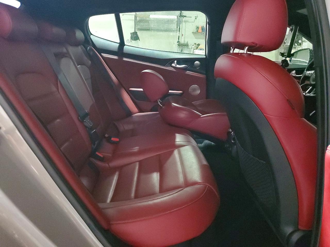 2019 Kia Stinger VIN KNAE55LC0K6064210 photo 10