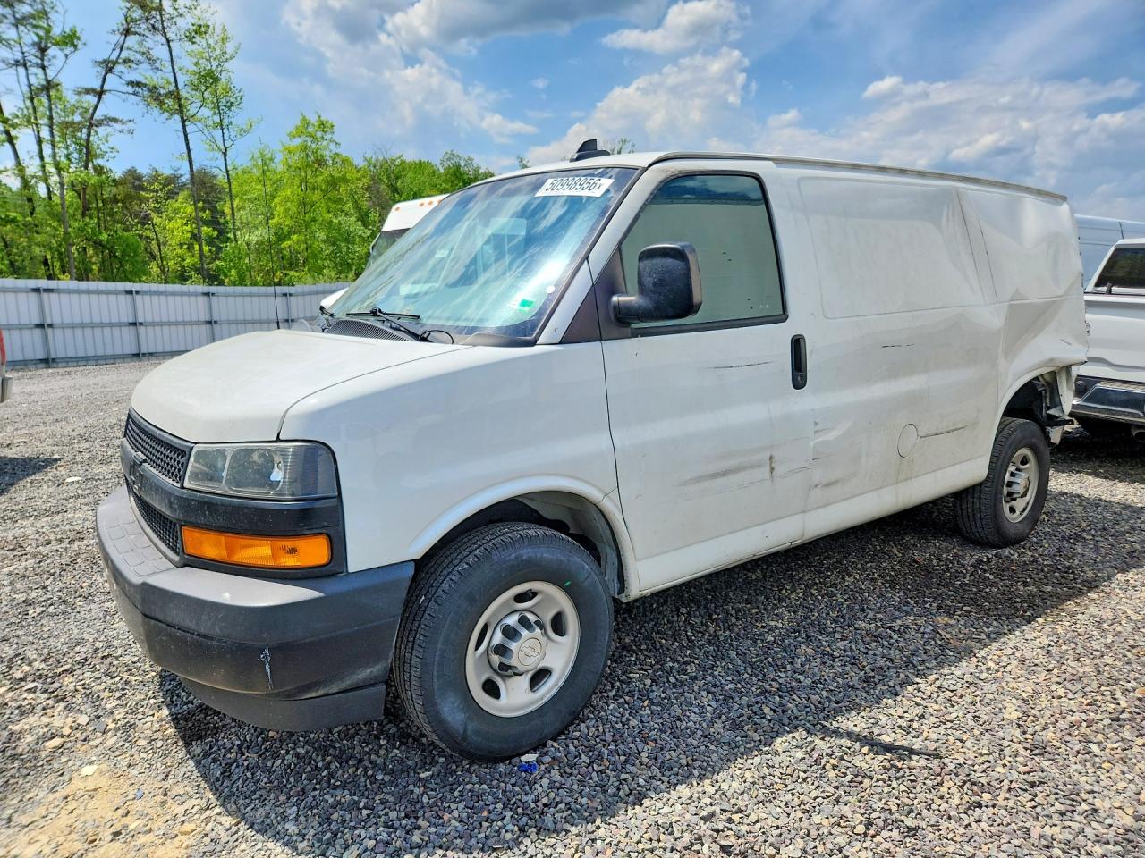 2020 CHEV Express VIN 1GCWGAFGXL1209566 photo 1