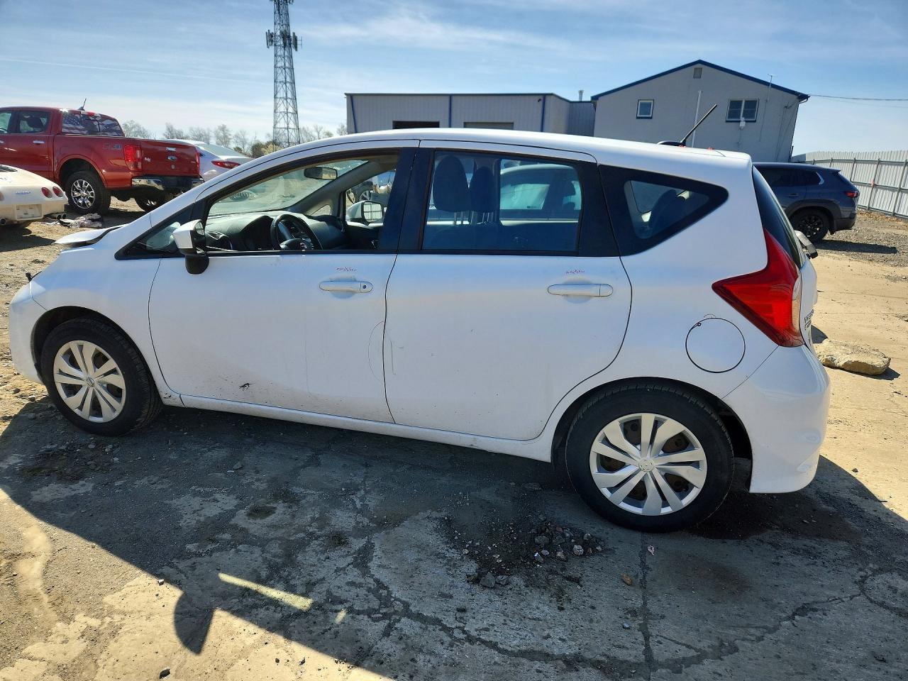 2017 Nissan Versa VIN 3N1CE2CP5HL376651 photo 2