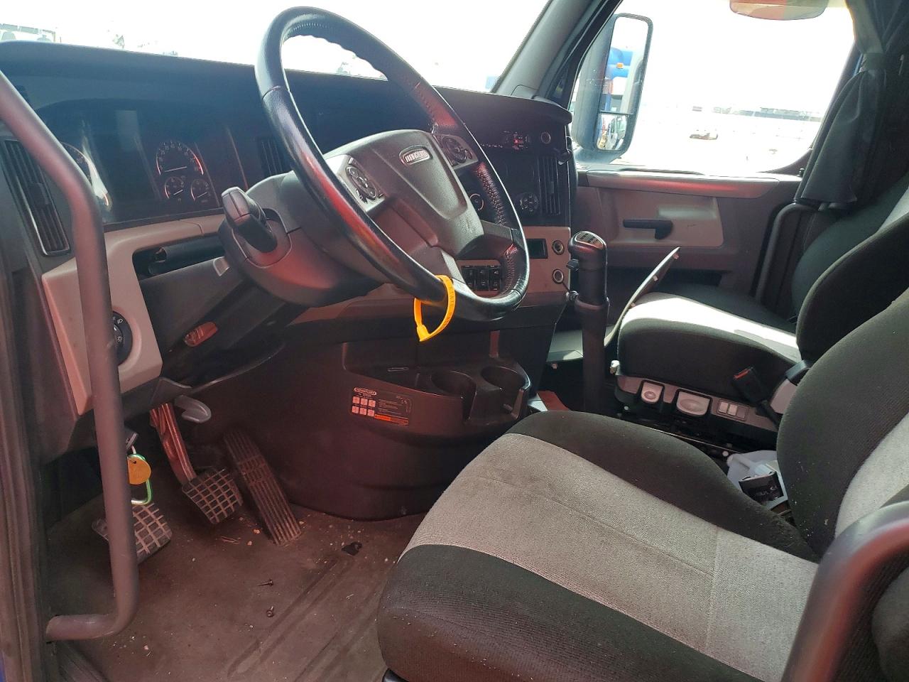 2019 FREIGHTLINER All other VIN 3AKJHHDR5KSLE9721 photo 5