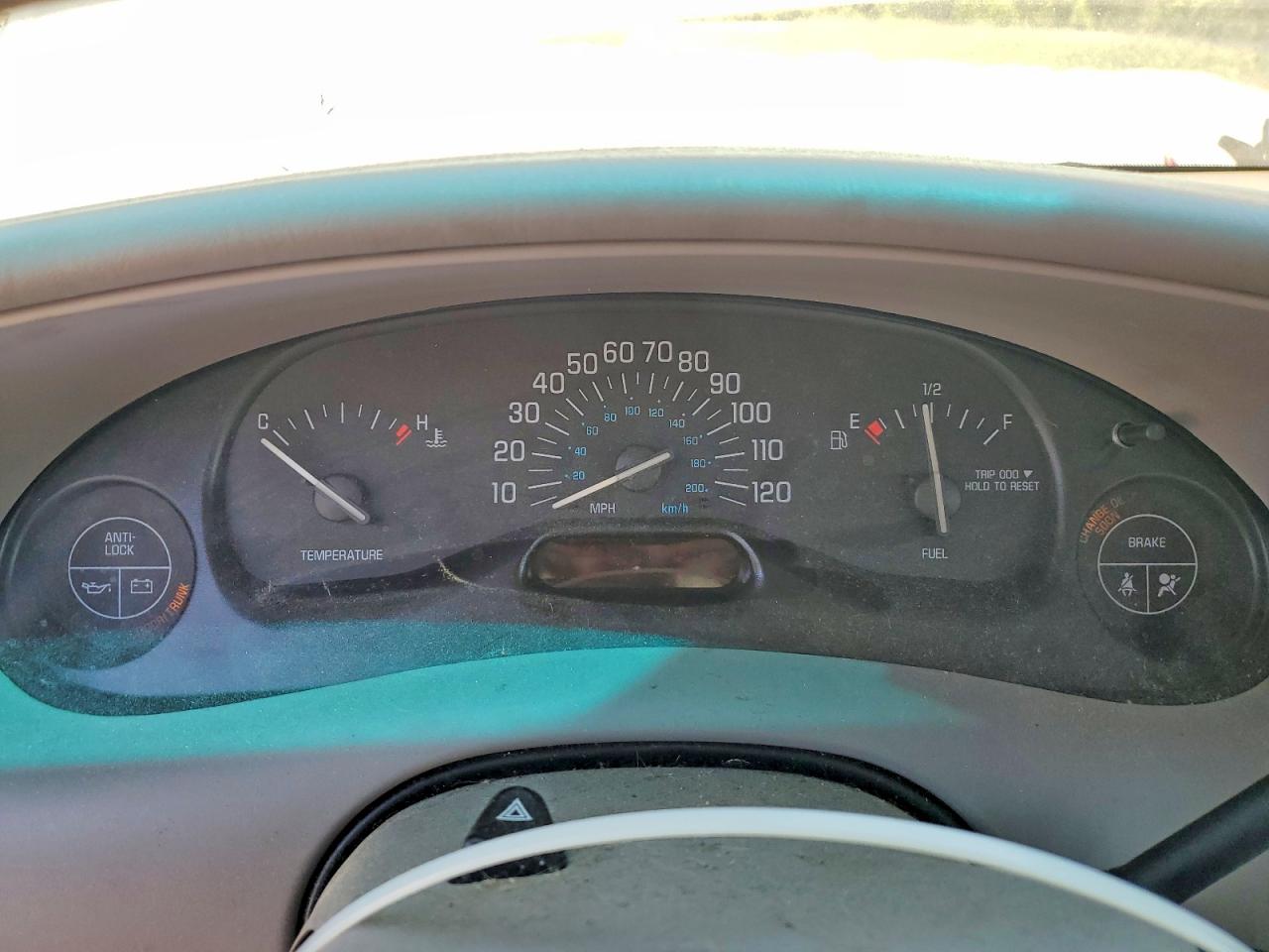 2002 Buick Century VIN 2G4WS52J921285677 photo 9