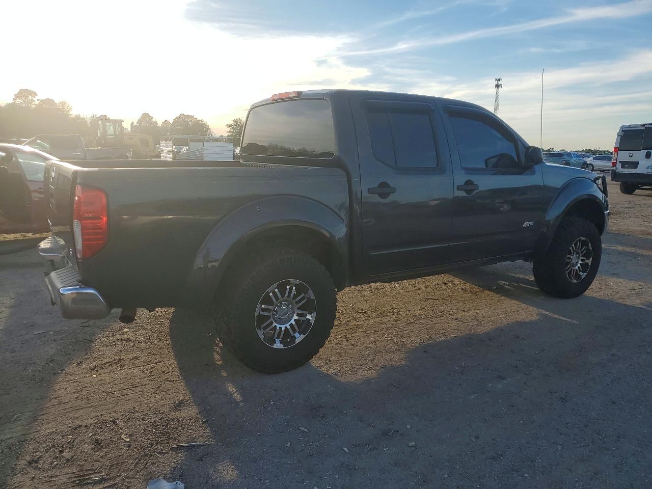 2011 NISSAN Frontier VIN 1N6AD0ER5BC445638 photo 3