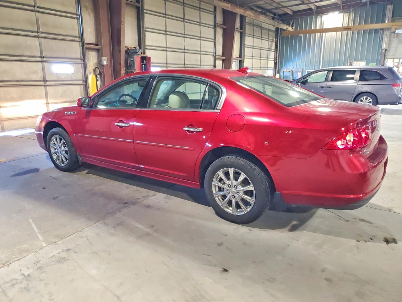 2010 Buick Lucerne VIN 1G4HC5EMXAU109400 photo 2
