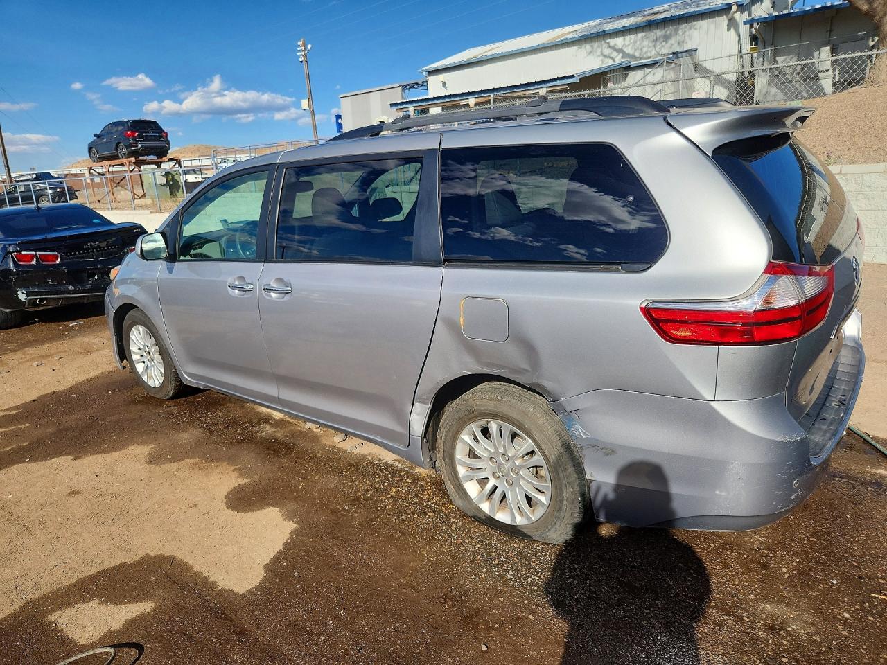2015 Sienna VIN 5TDYK3DC5FS678168 photo 2