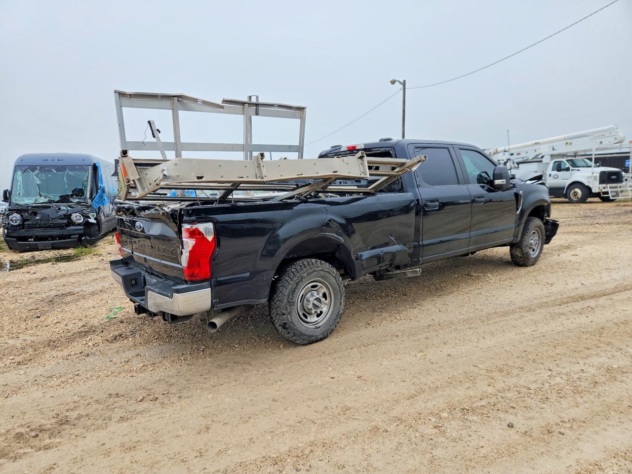 2022 Ford F350 VIN 1FT8W3A67NEG44126 photo 3