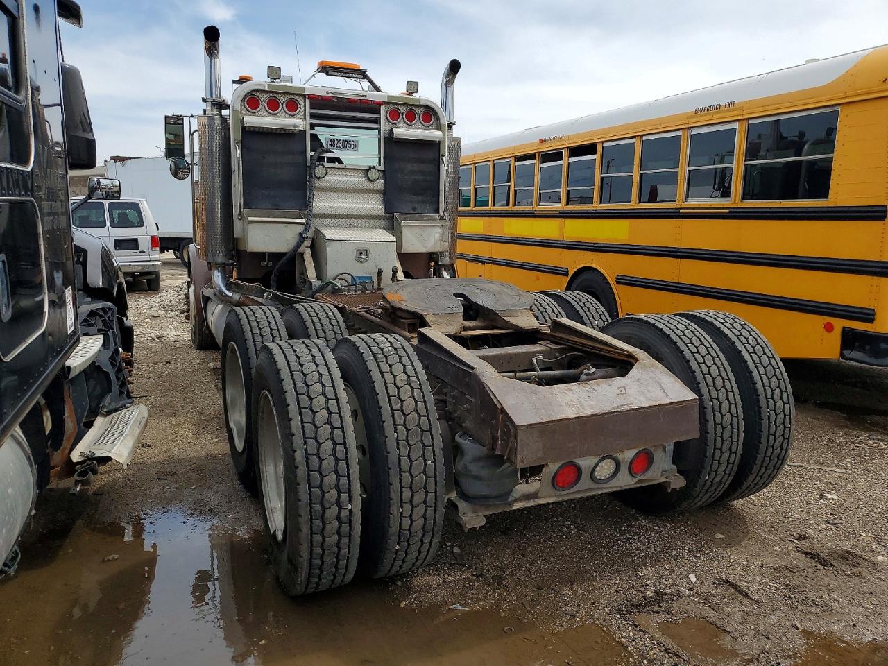 2000 PETERBILT All other VIN 1XPFDU9X0YS547337 photo 3