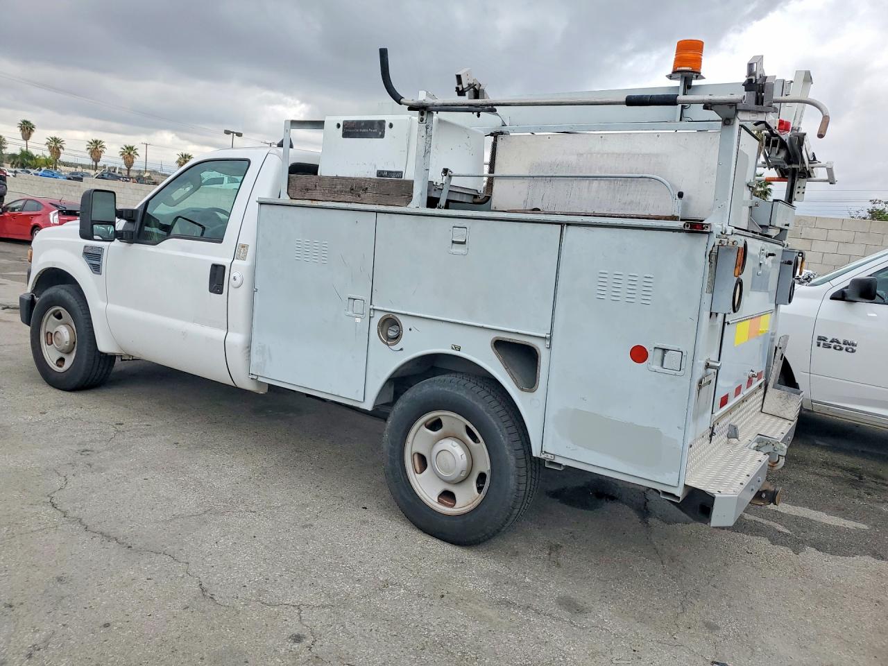 2007 Ford F350 VIN 1FTWF30528EA29455 photo 2