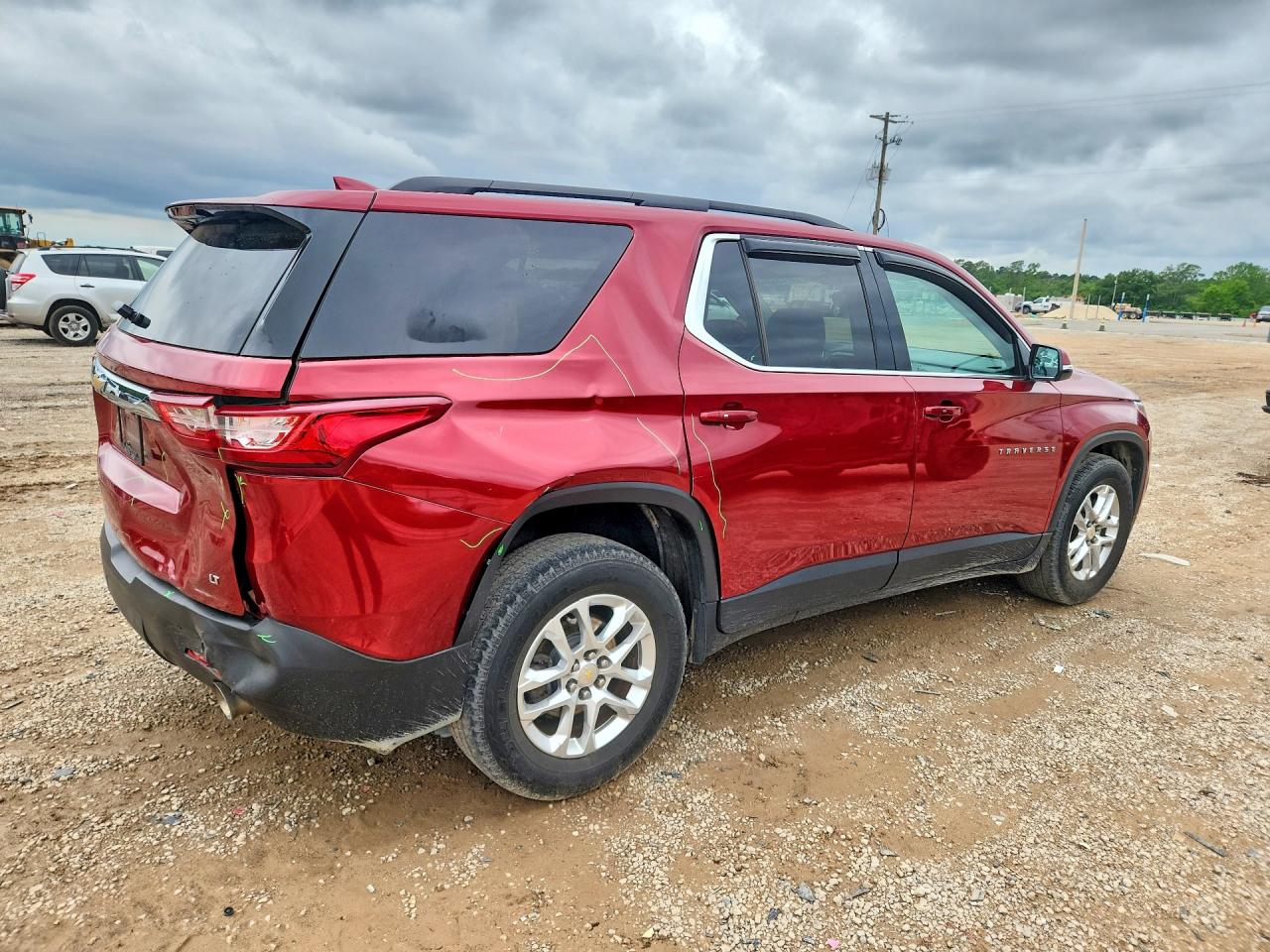2019 Traverse VIN 1GNERGKW3KJ317555 photo 3