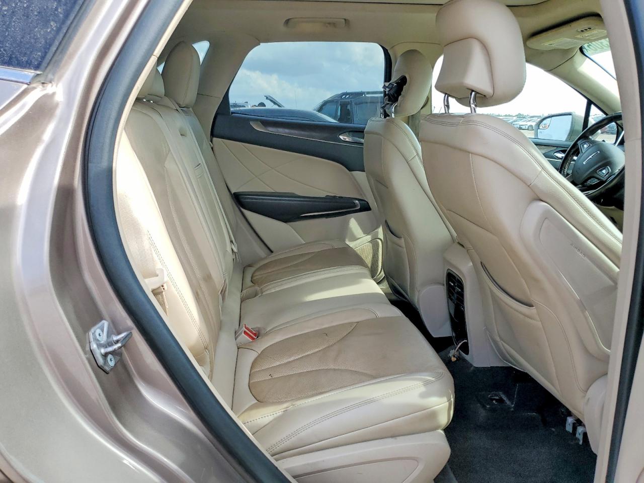 2018 Lincoln Mkc VIN 5LMCJ3C96JUL18679 photo 10