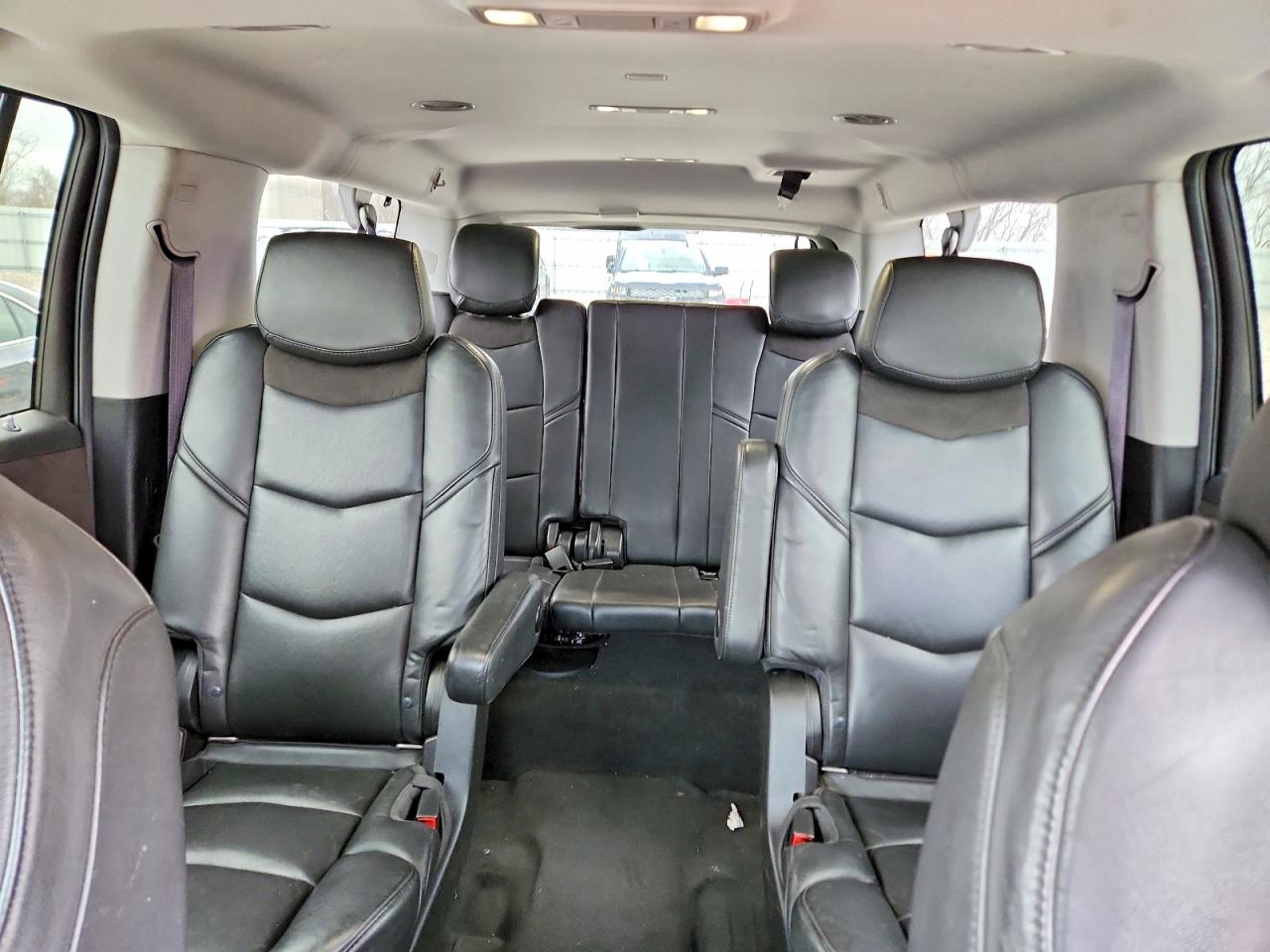 2017 Cadillac Escalade VIN 1GYS3HKJ7HR111084 photo 10