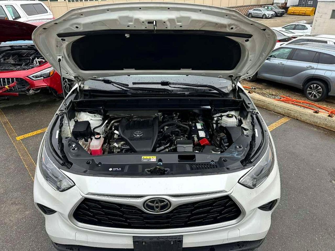 2023 Toyota Highlander VIN 5TDKDRBH0PS005064 photo 9