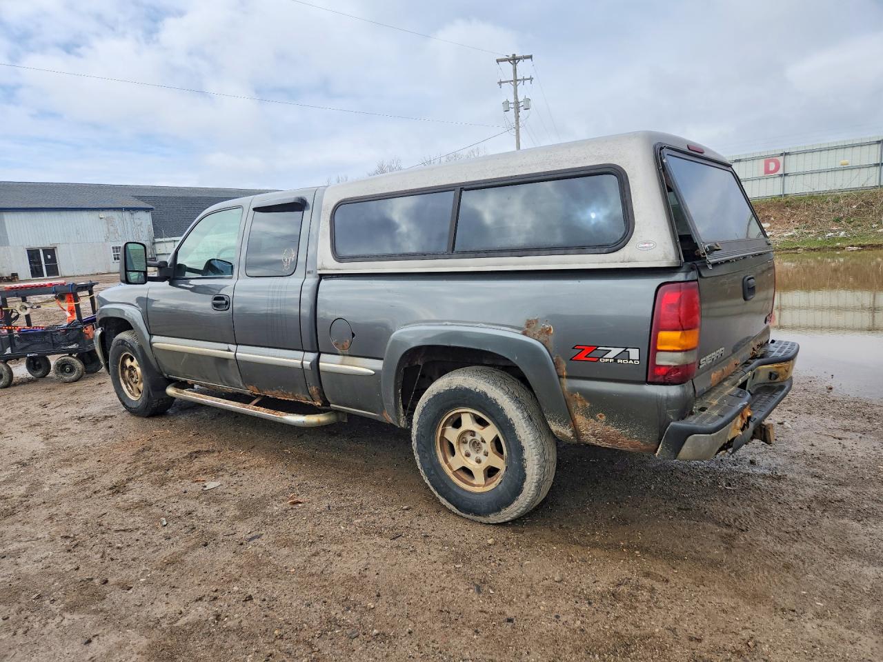 2002 GMC SIERRA VIN 1GTEK19T52E263058 photo 2