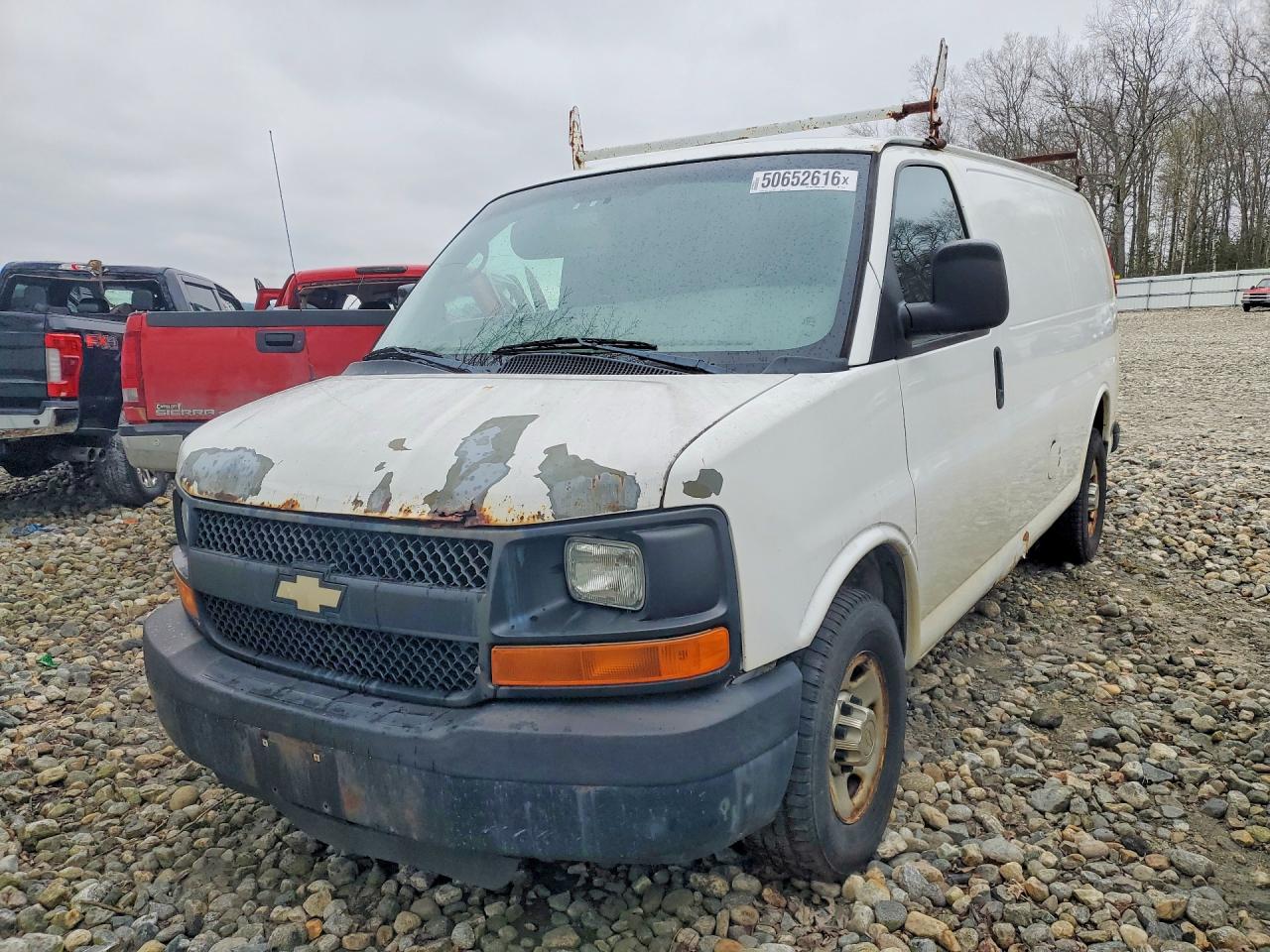 2011 CHEV Express VIN 1GCWGFFA2B1141772 photo 1