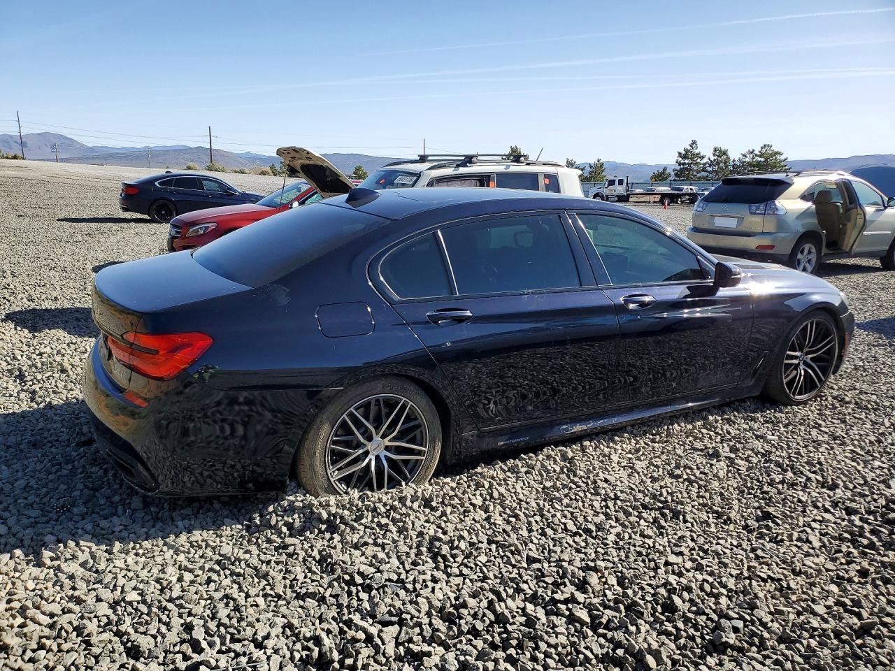 2017 BMW 7 series VIN WBA7F0C33HGM22122 photo 3
