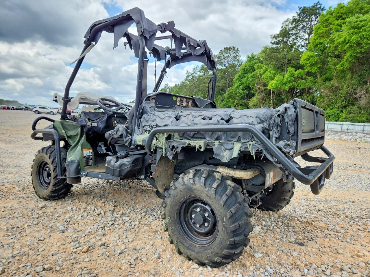 2015 JOHN Gator xuv VIN 1M0825GSJFM102520 photo 3