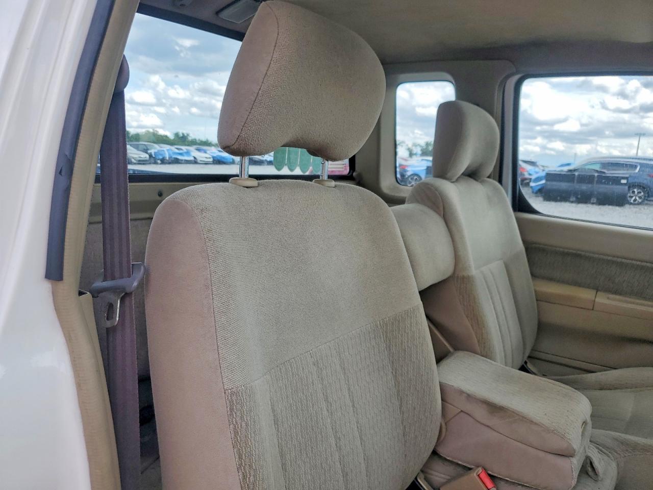 2000 Nissan Frontier VIN 1N6DD26SXYC305104 photo 10