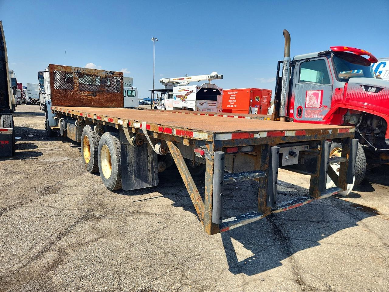 2018 FREIGHTLINER All other VIN 1FVHCYFE8JHJG7074 photo 3