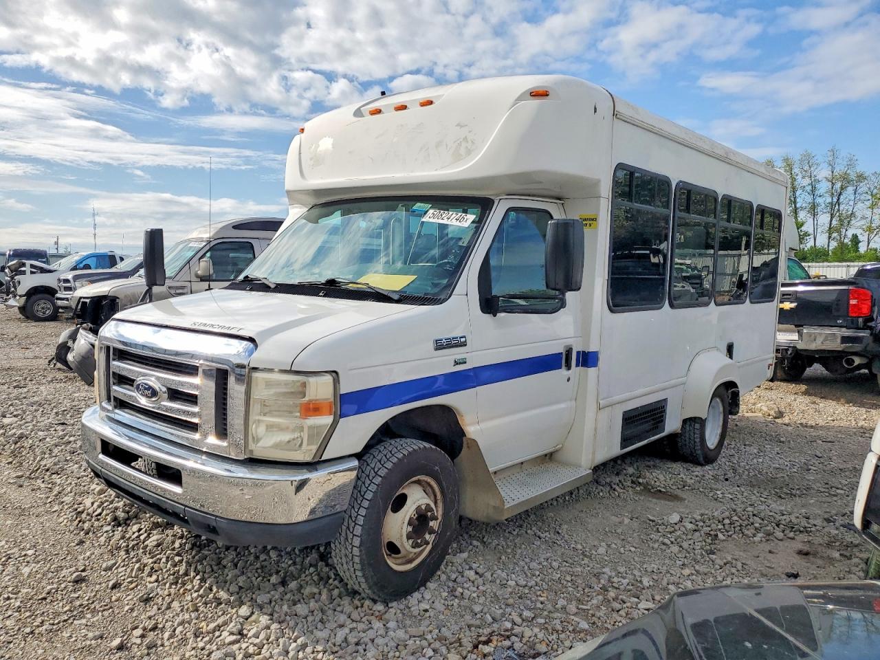 2016 Ford Econoline VIN 1FDEE3FL8GDC03520 photo 2