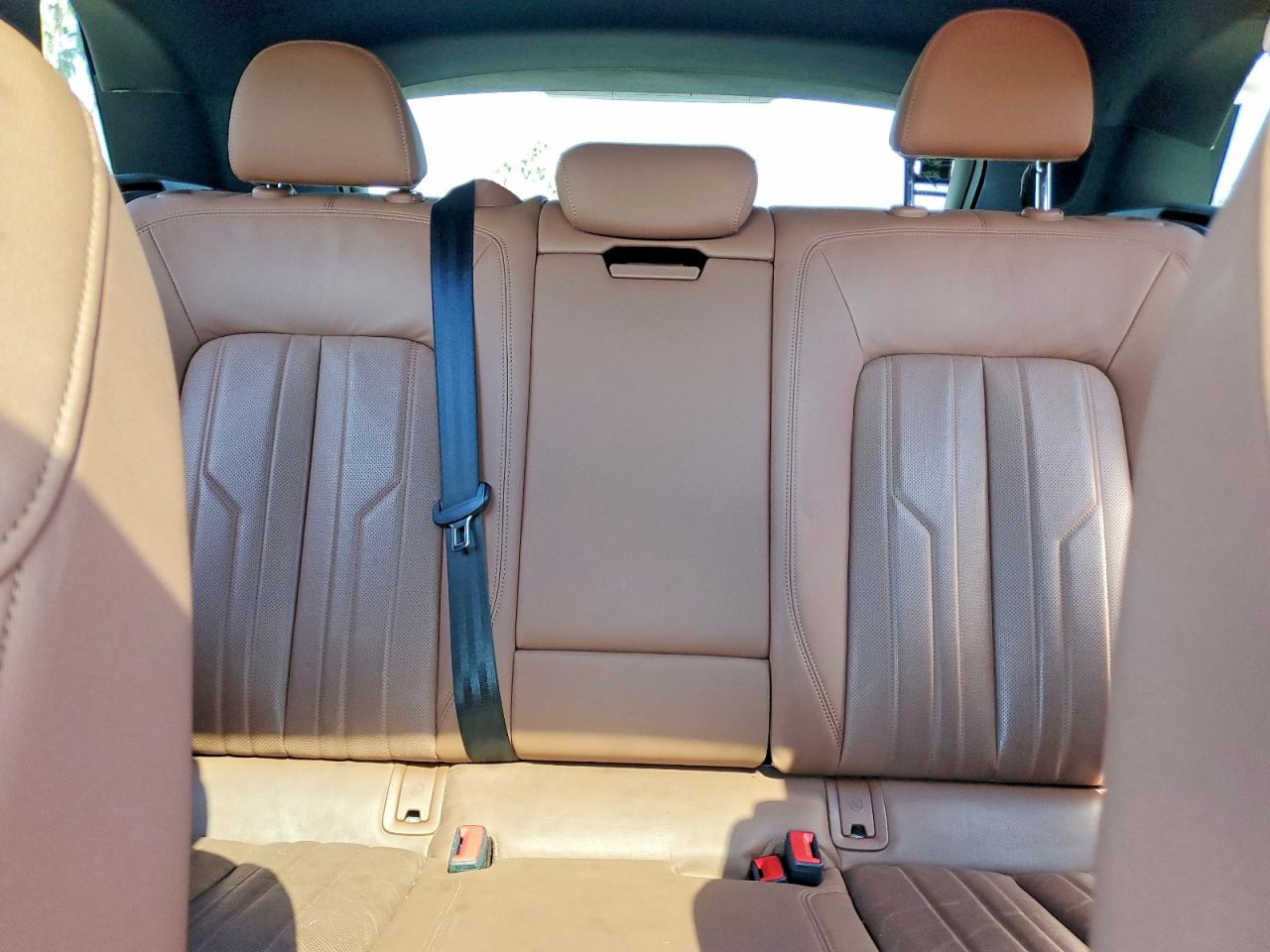 2019 Audi E-tron VIN WA1LAAGE9KB011727 photo 10