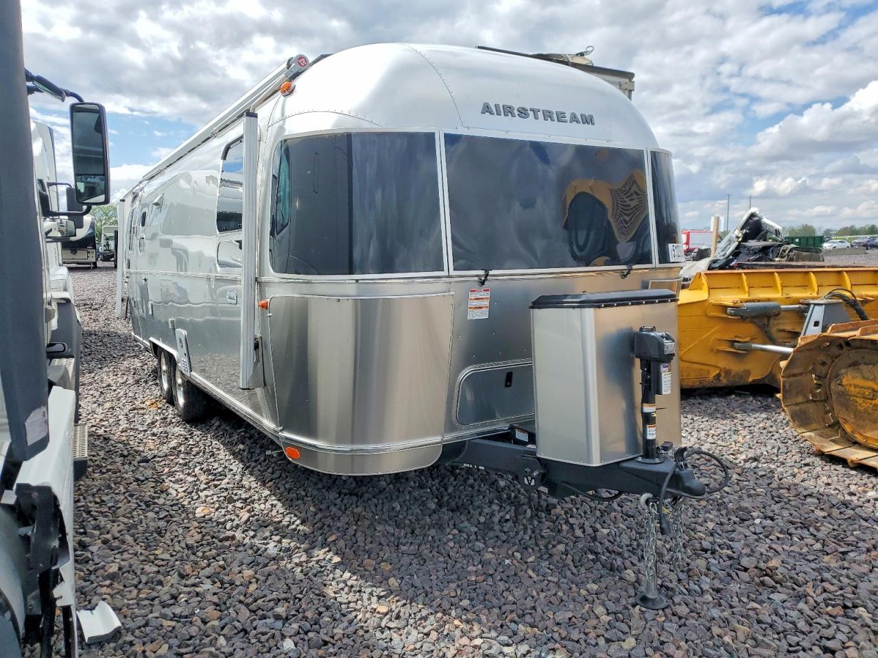 2024 AIRSTREAM Trailer VIN 1STTNYL22RJ572643 photo 1