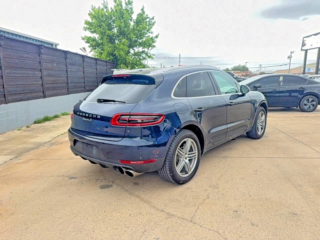 2018 Porsche Macan VIN WP1AB2A5XJLB34419 photo 4