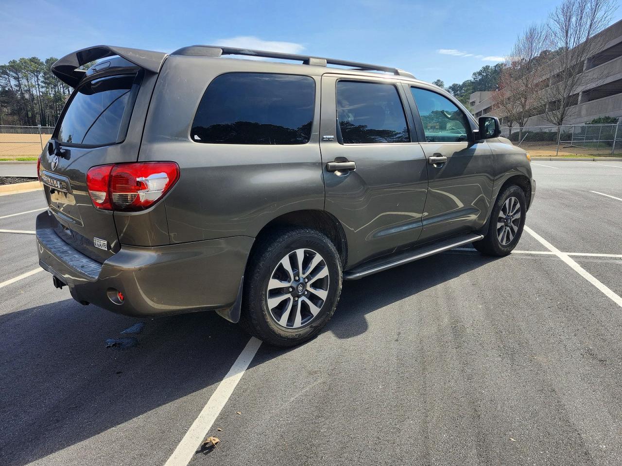 2008 Toyota Sequoia VIN 5TDZY64A88S008023 photo 4