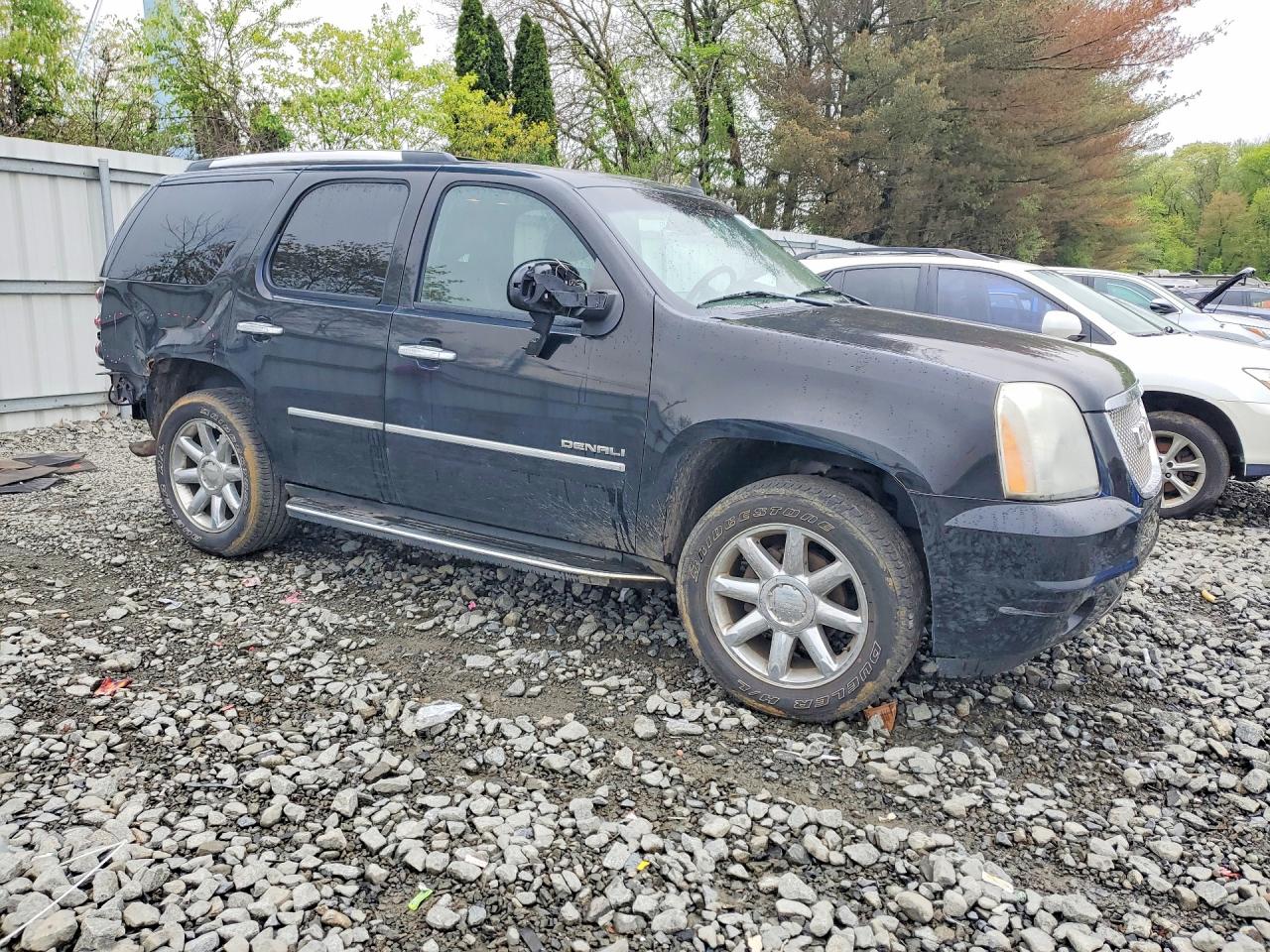 2011 GMC Yukon VIN 1GKS2EEF3BR208101 photo 4