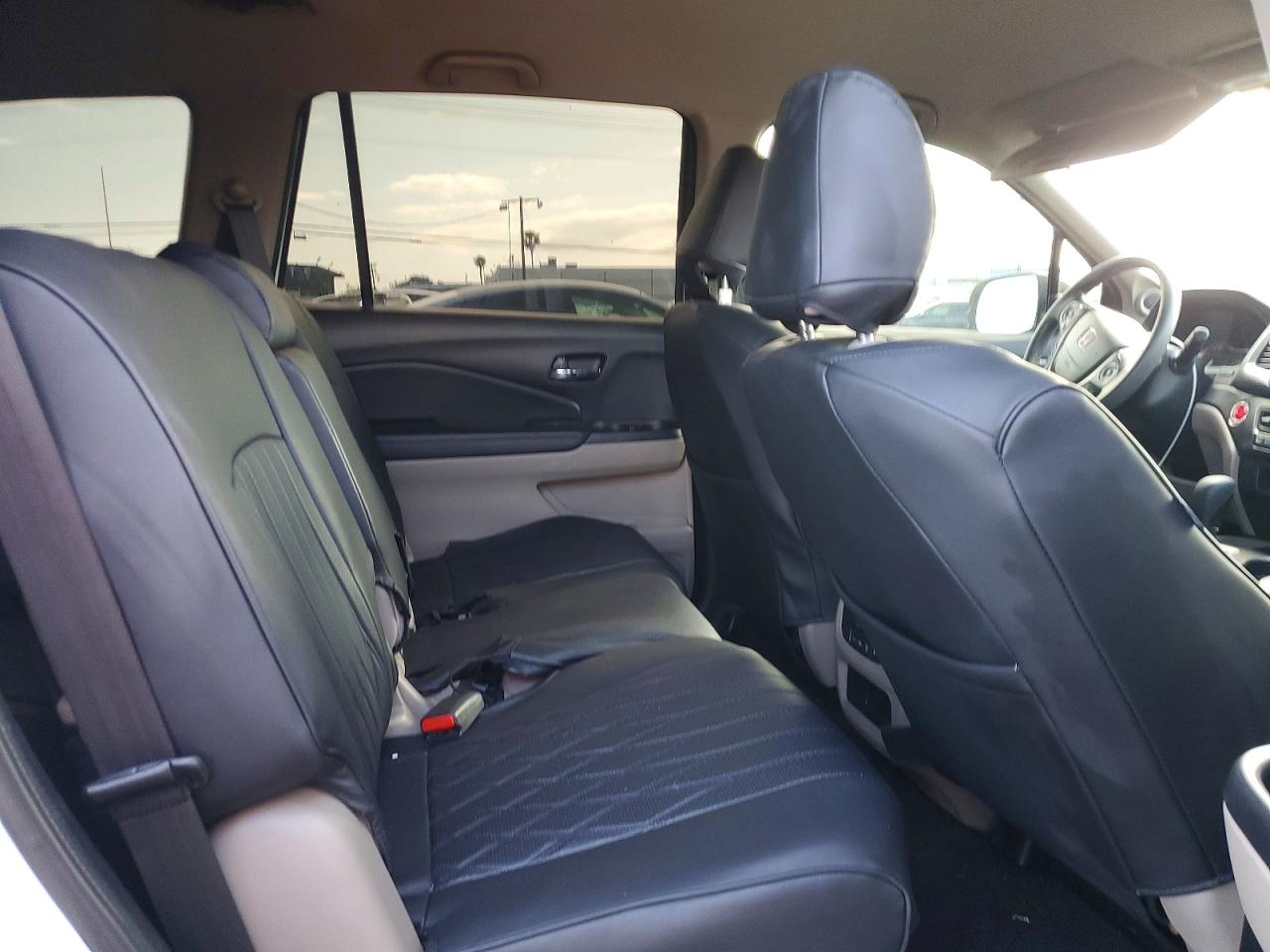2018 Pilot VIN 5FNYF5H34JB027430 photo 11