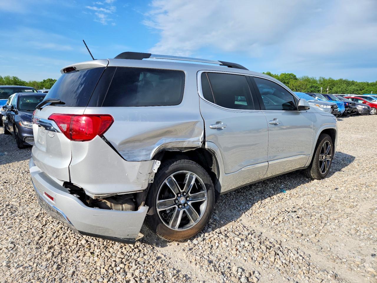 2017 GMC Acadia den VIN 1GKKNPLS4HZ301429 photo 3