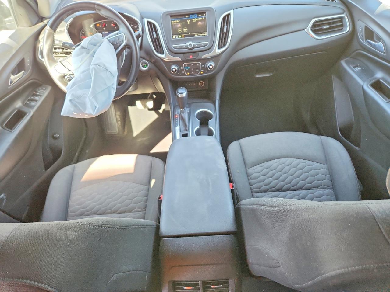 2019 Chevrolet Equinox VIN 3GNAXUEV0KS535182 photo 8