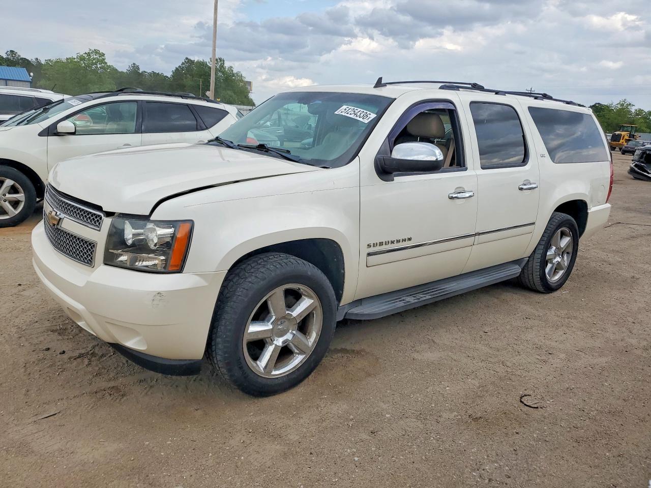 2011 CHEVROLET Suburban VIN 1GNSCKE02BR128279 photo 1