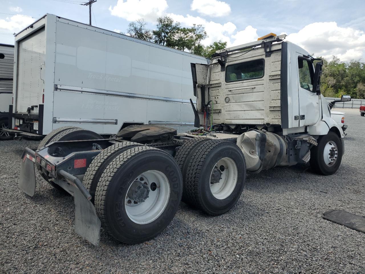 2022 VOLVO Vn VIN 4V4NC9EHXNN312888 photo 4