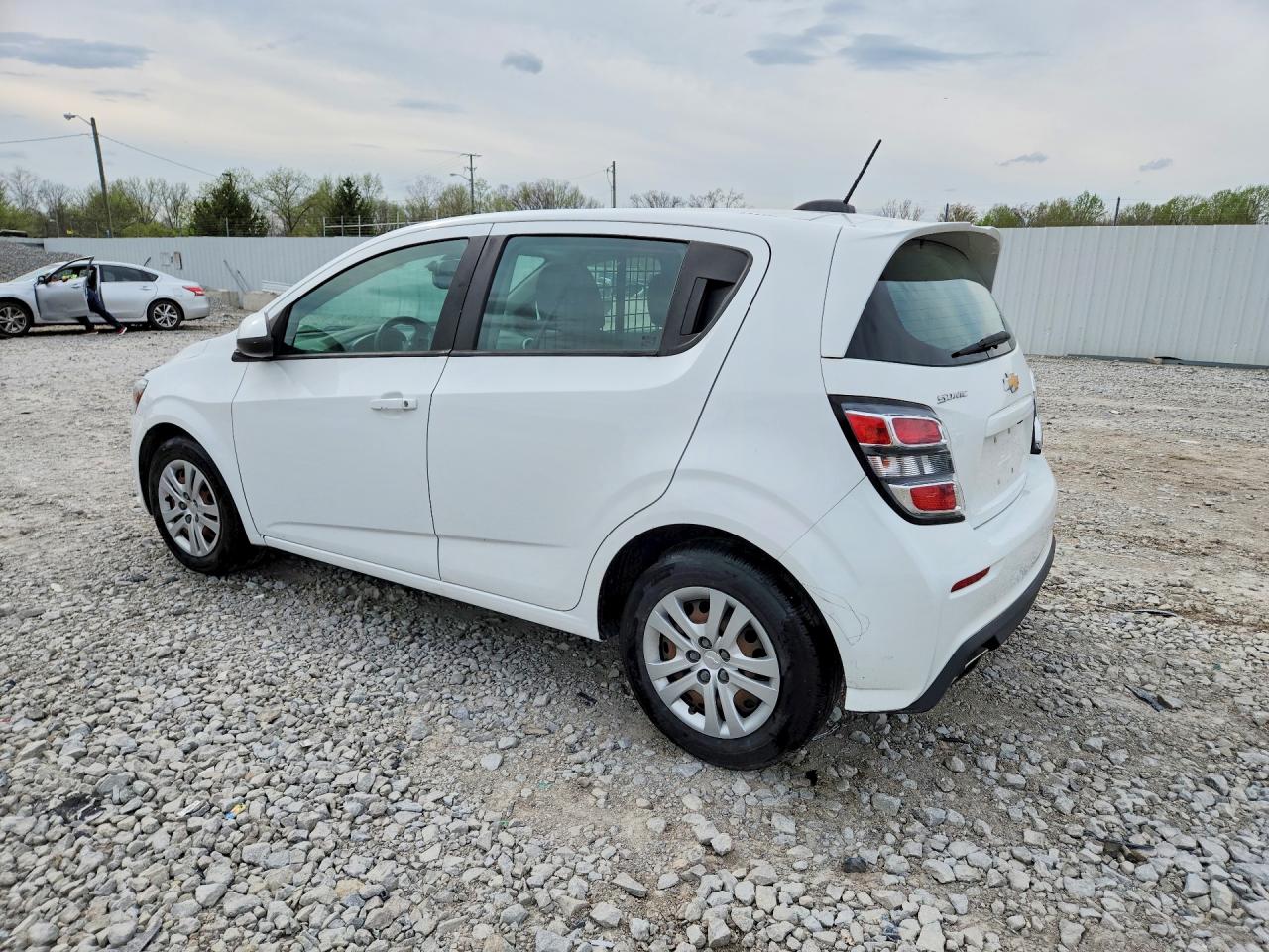 2020 CHEV Sonic VIN 1G1JG6SB7L4138920 photo 2