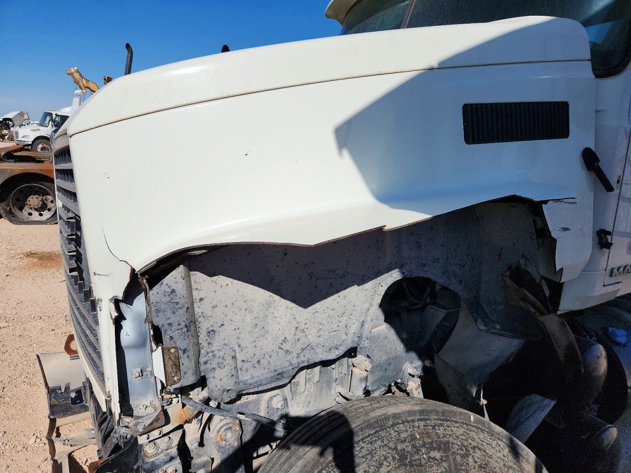 2018 MACK All models VIN 1M1AN09Y3JM027265 photo 7