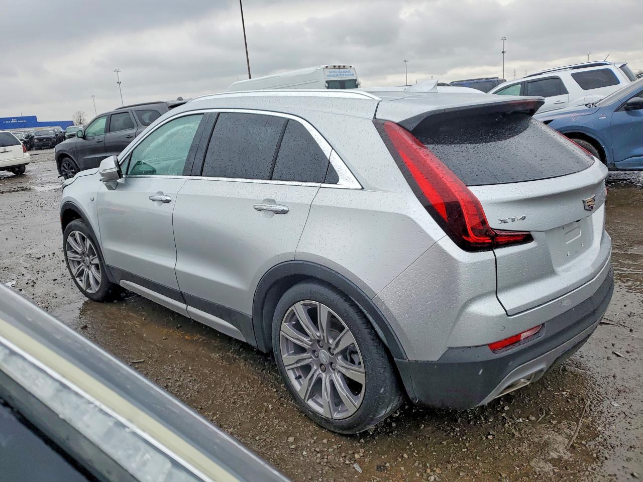 2021 Cadillac Xt4 VIN 1GYFZDR49MF081588 photo 2