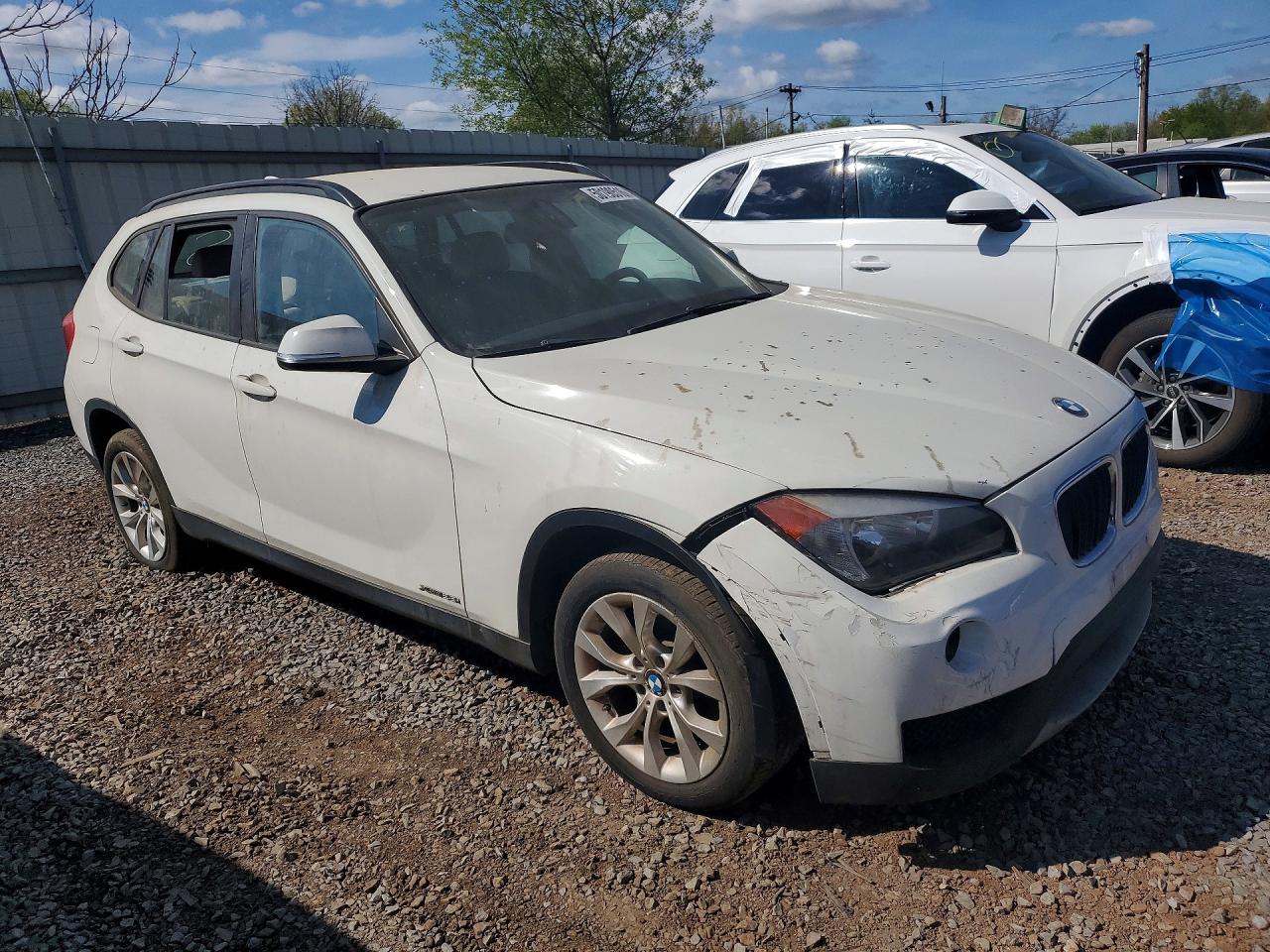 2013 BMW X1 VIN WBAVL1C52DVR83876 photo 4