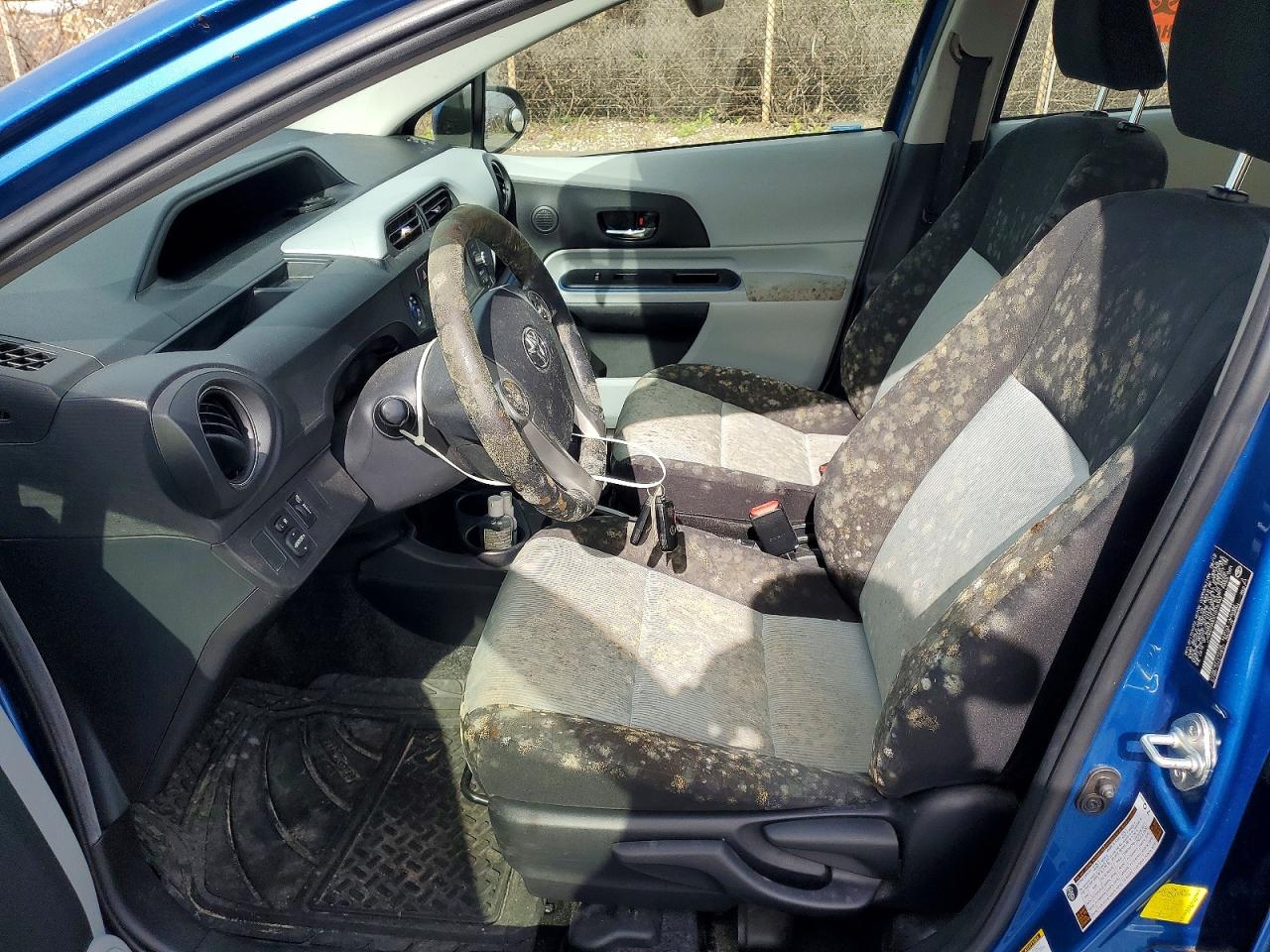 2012 Toyota Prius c th VIN JTDKDTB30C1515343 photo 7