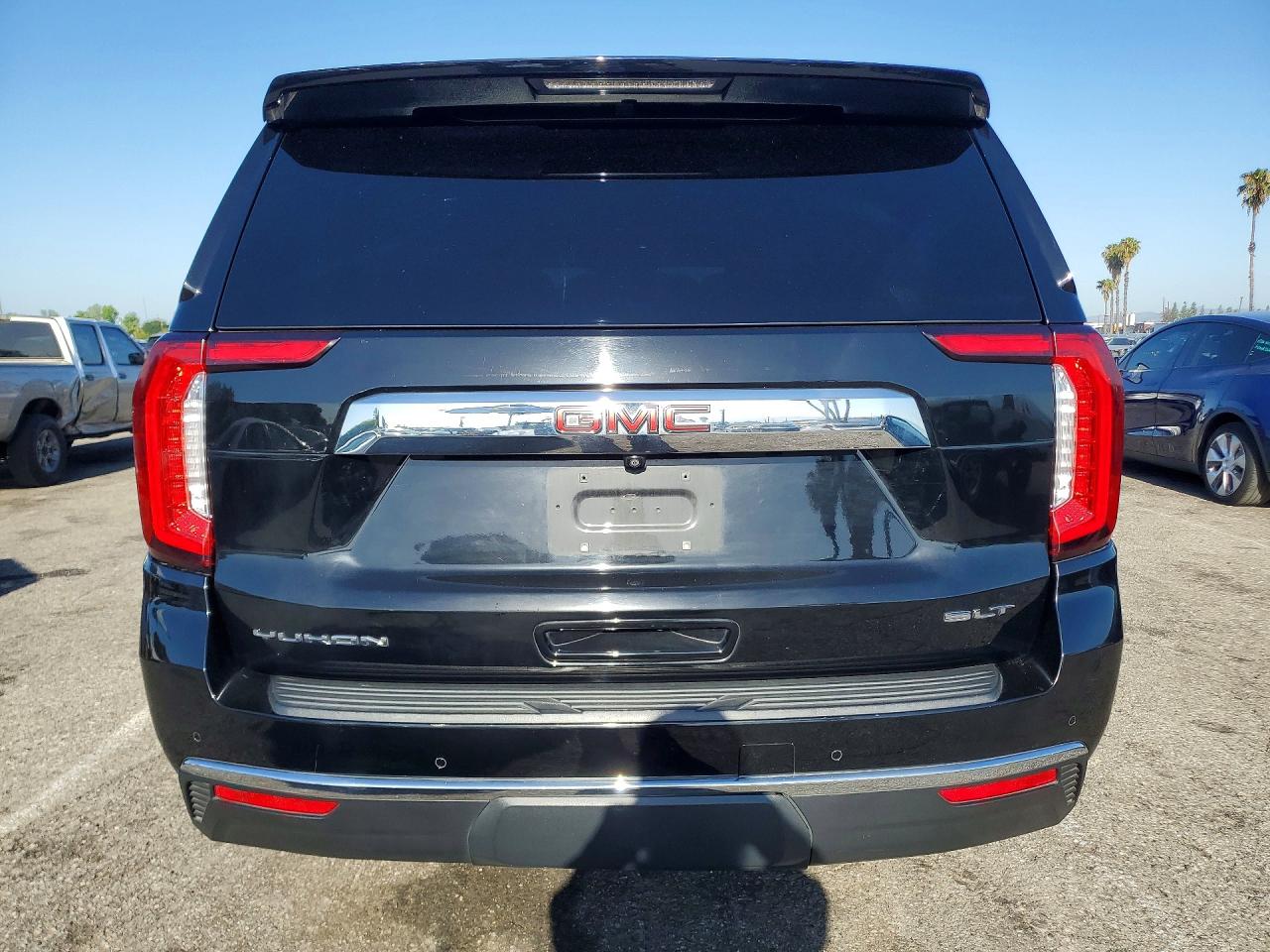 2021 GMC Yukon VIN 1GKS1GKD1MR268821 photo 6