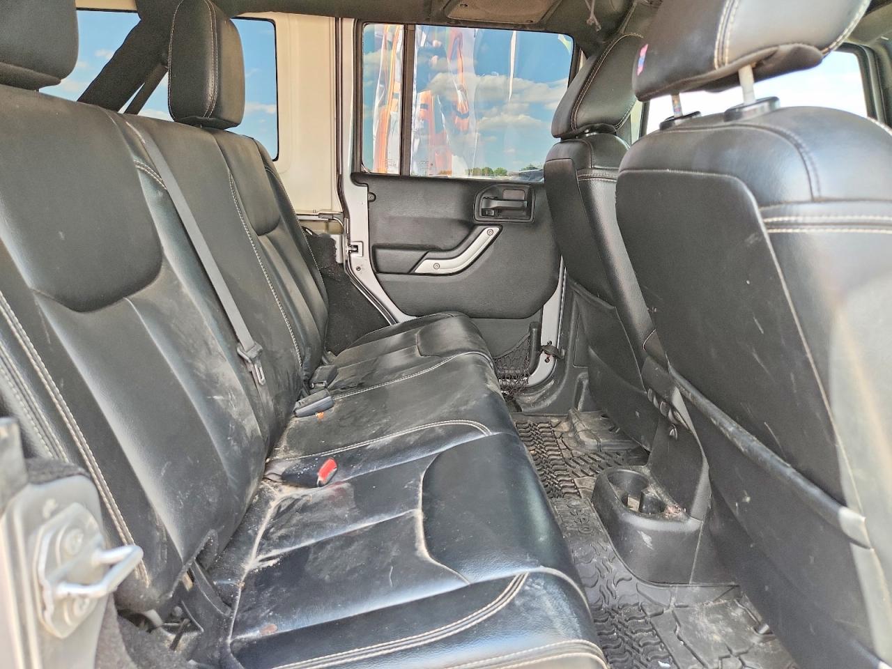 2017 Jeep Wrangler / VIN 1C4BJWFG2HL528615 photo 11