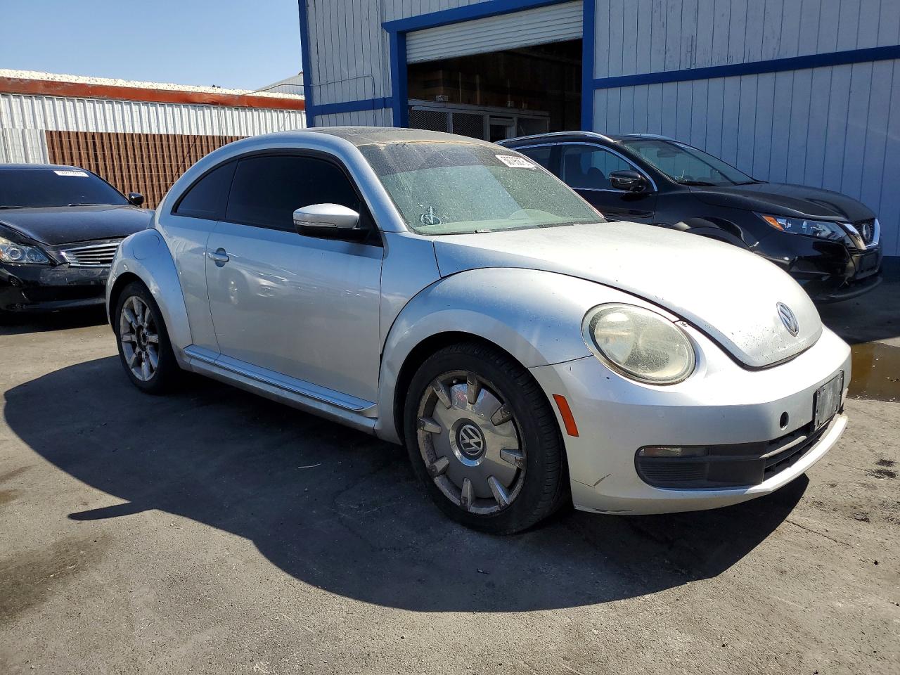 2013 Volkswagen Beetle VIN 3VWJP7AT0DM604486 photo 4