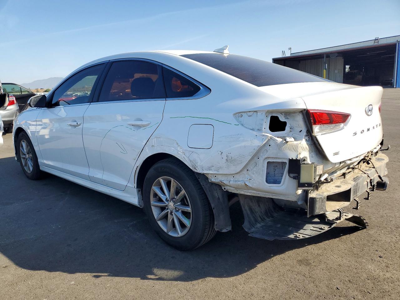 2018 HYUN Sonata VIN 5NPE24AF2JH697167 photo 2