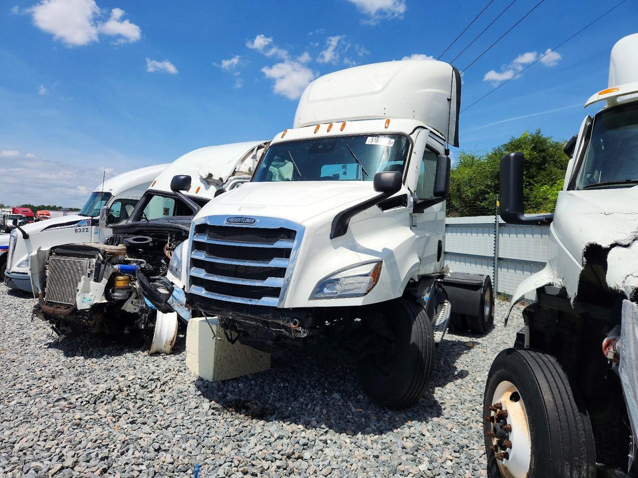 2024 FREIGHTLINER All other VIN 3AKBHSDV8RSVH6295 photo 2