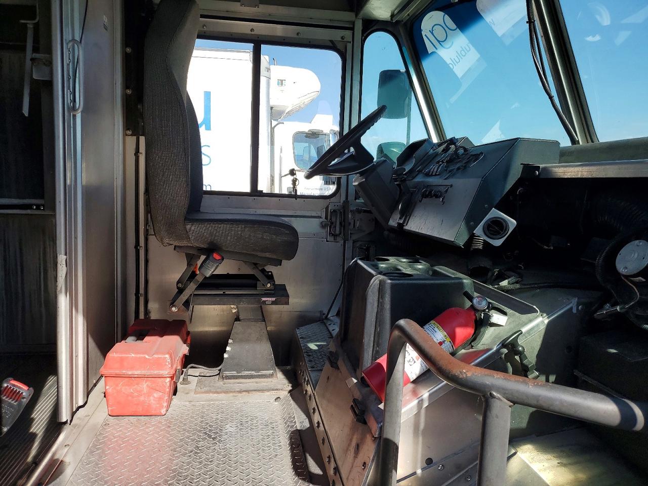 2020 FREIGHTLINER All other VIN 4UZAC2EA3LCMK0231 photo 11