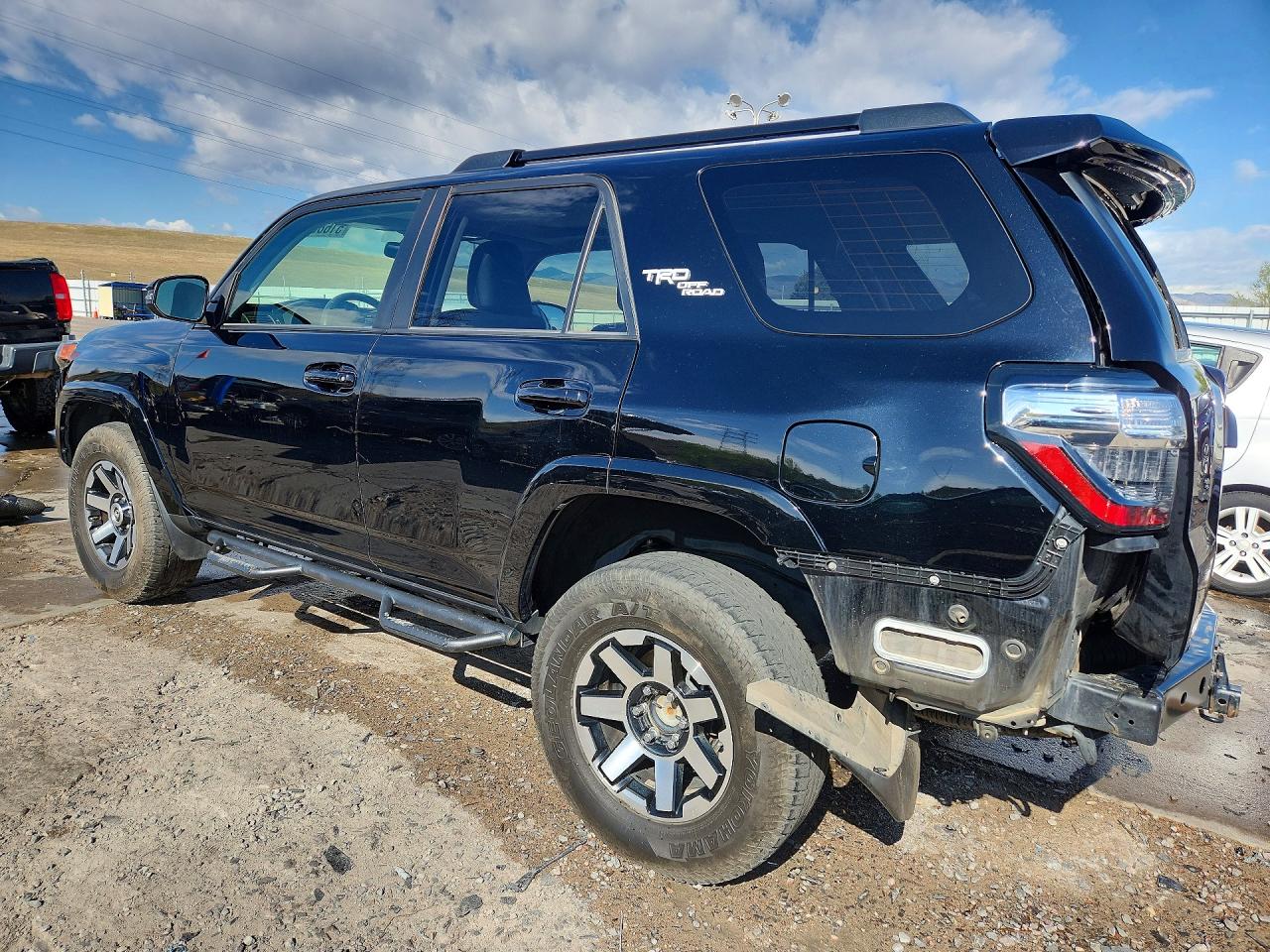 2020 Toyota 4runner VIN JTEBU5JR8L5756816 photo 2