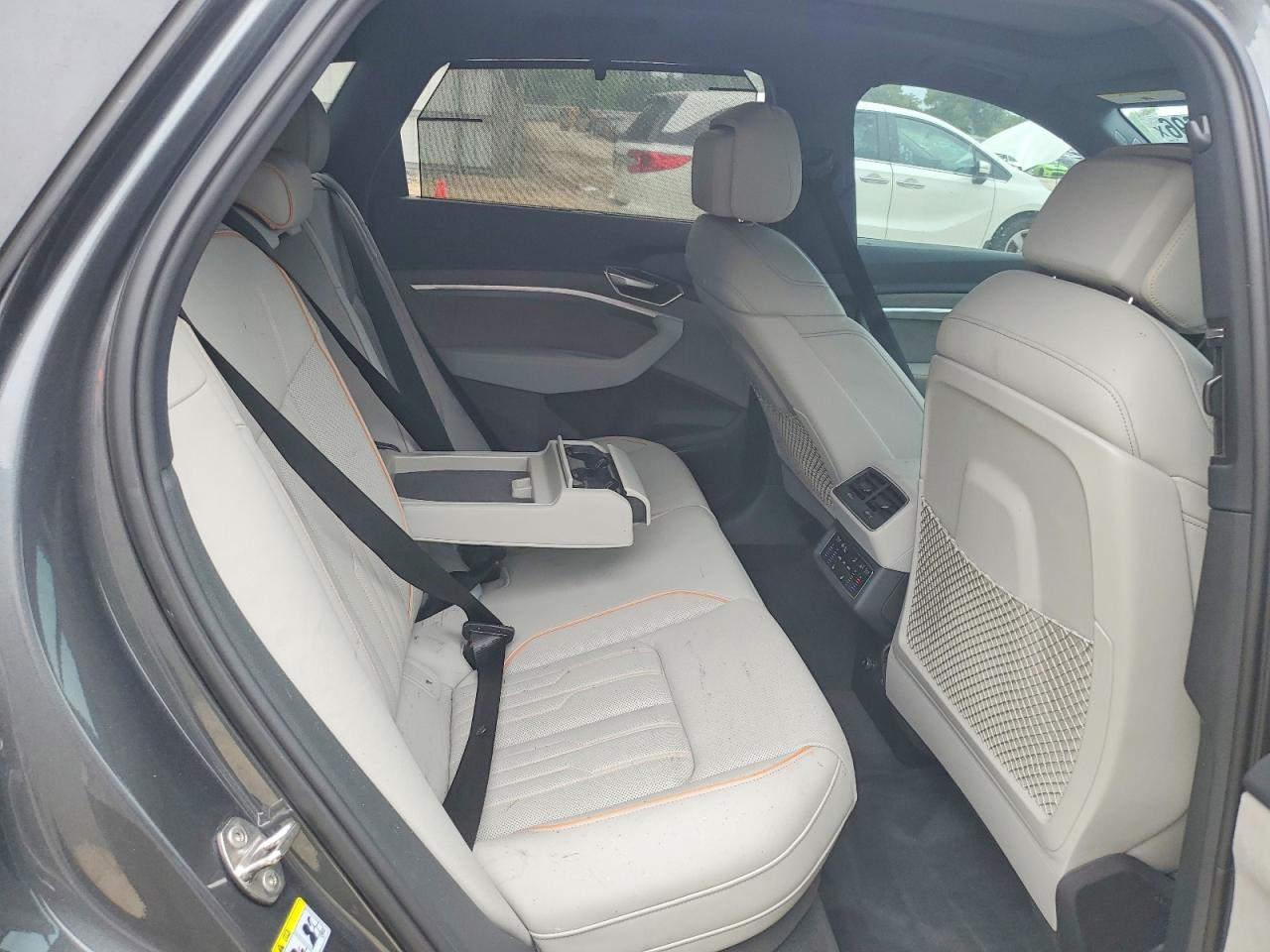 2024 Audi Q8 e-tron VIN WA16AAGEXRB012389 photo 10