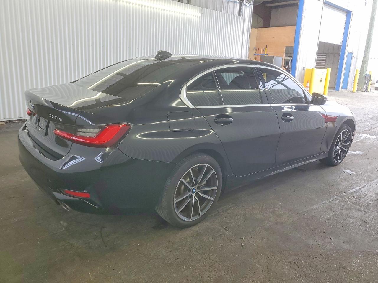 2021 BMW 3 series VIN WBA5P7C00MFK07624 photo 3
