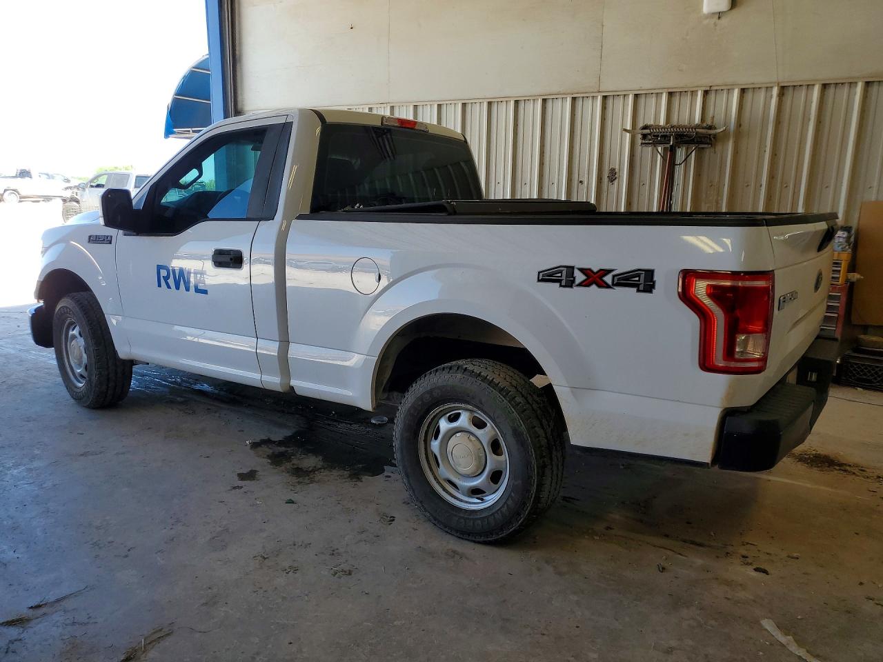 2016 Ford F150 VIN 1FTMF1E84GKD25009 photo 2