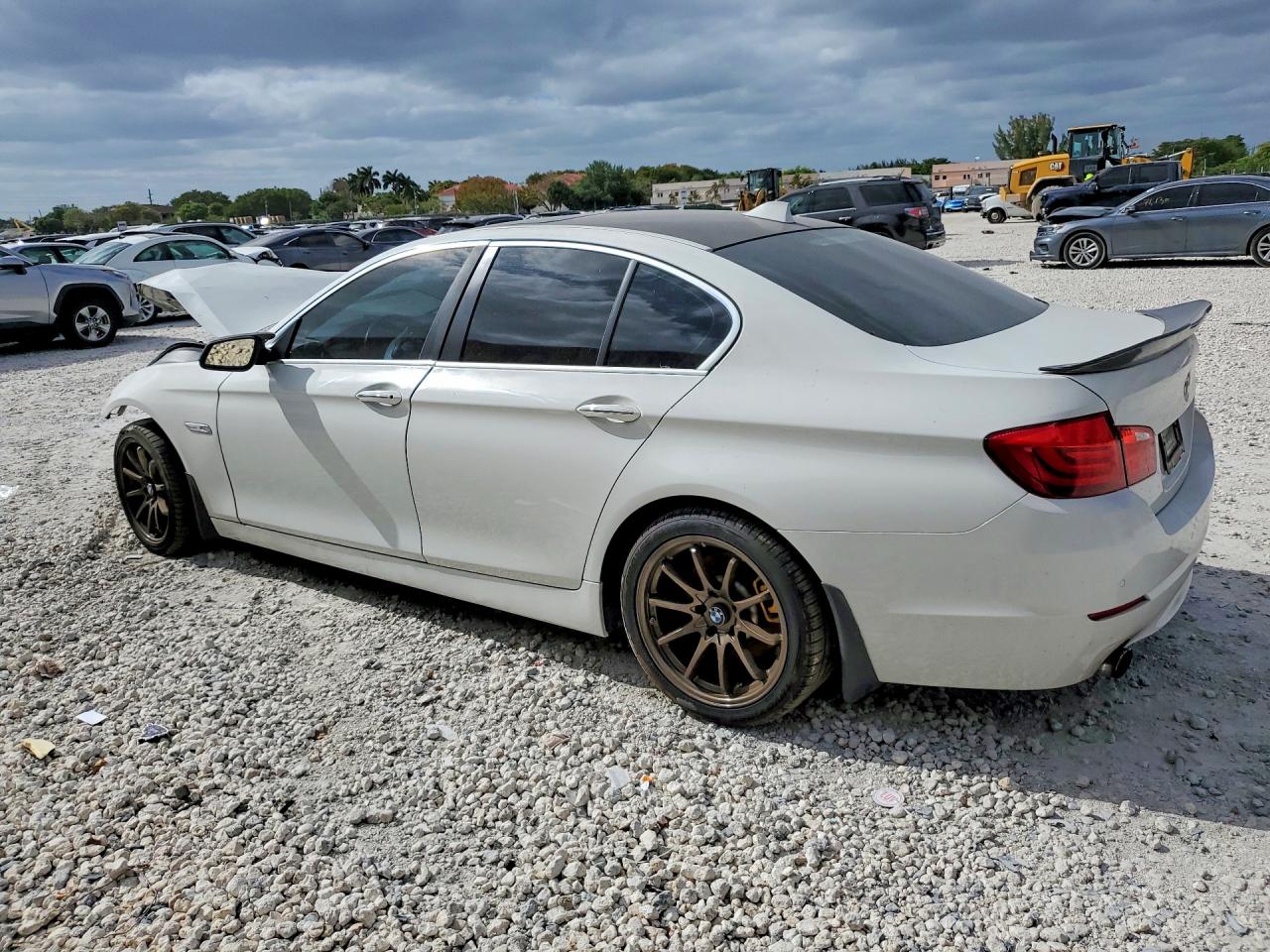 2012 BMW 5 series VIN WBAFR7C51CC816800 photo 2